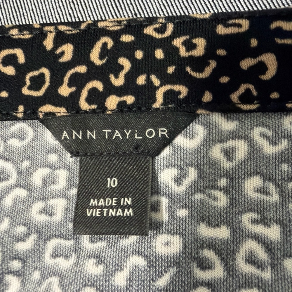 Ann Taylor Animal Print Wrap Dress Size 10 Black & Tan Long Sleeve Knee Length - Picture 5 of 7